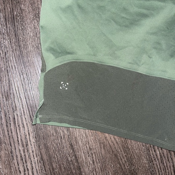 Men’s Lululemon shorts size Large - Picture 2 of 4